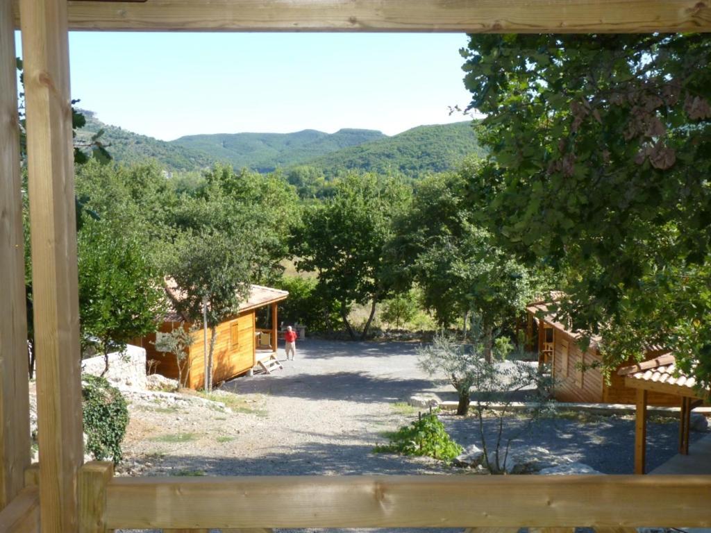 Rev'ôthijol Vacances Saint Alban Auriolles Habitación foto